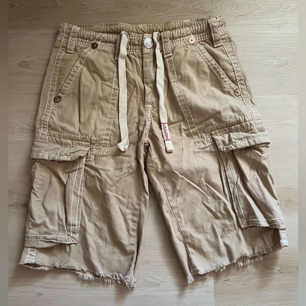 True Religion Tan Cargo Shorts for Men size 30